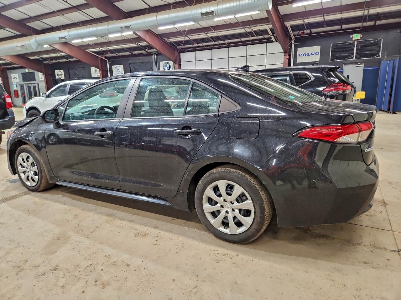 2021 TOYOTA COROLLA LE photo 2