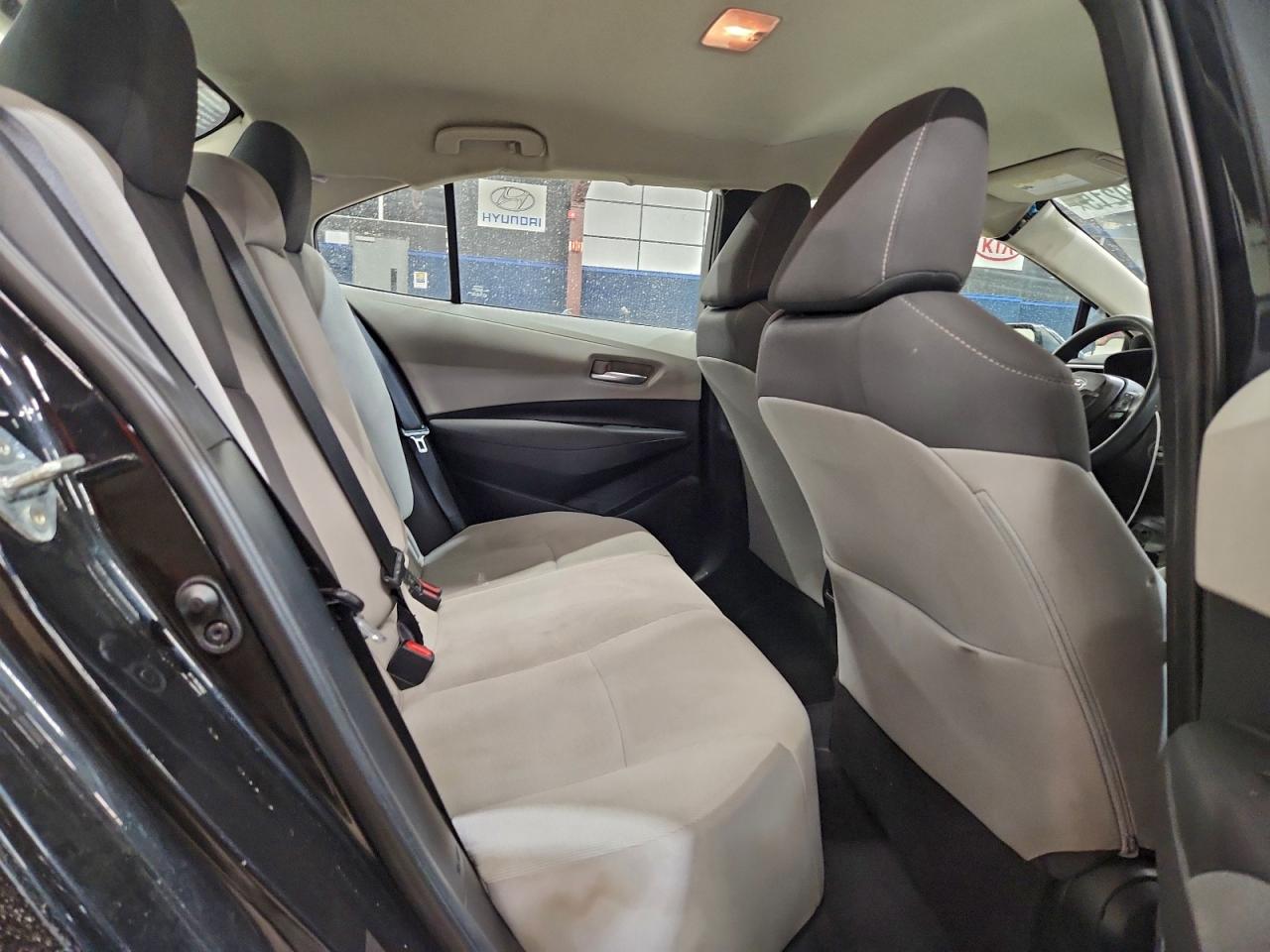 2021 TOYOTA COROLLA LE photo 10