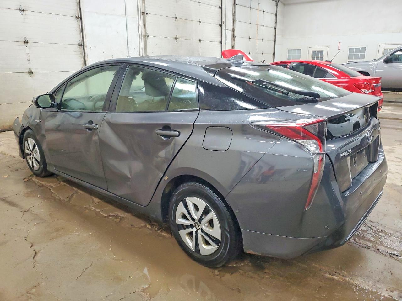 2017 TOYOTA PRIUS photo 4