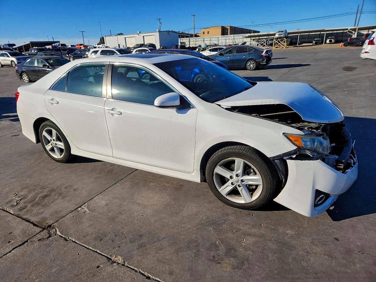 2012 TOYOTA CAMRY BASE photo 4