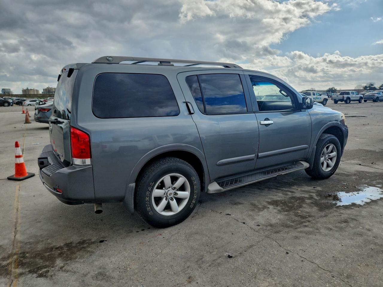 2013 NISSAN ARMADA SV photo 3