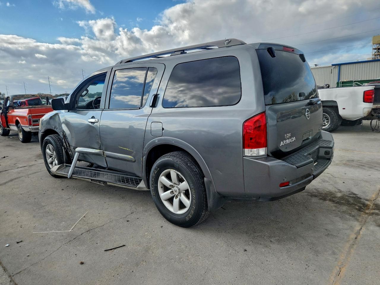 2013 NISSAN ARMADA SV photo 2