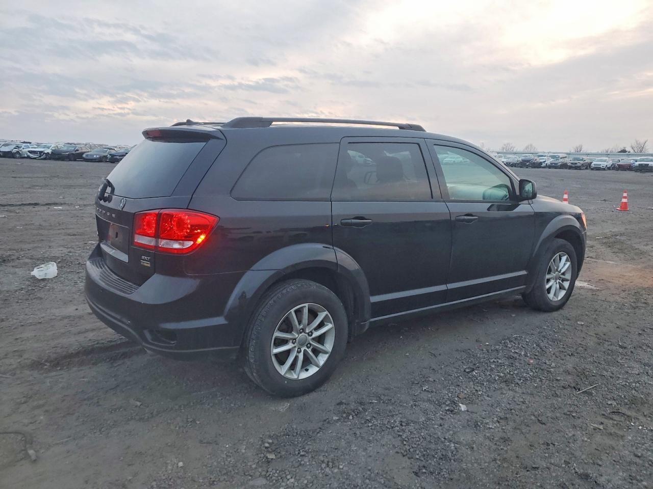 2017 DODGE JOURNEY SXT photo 3