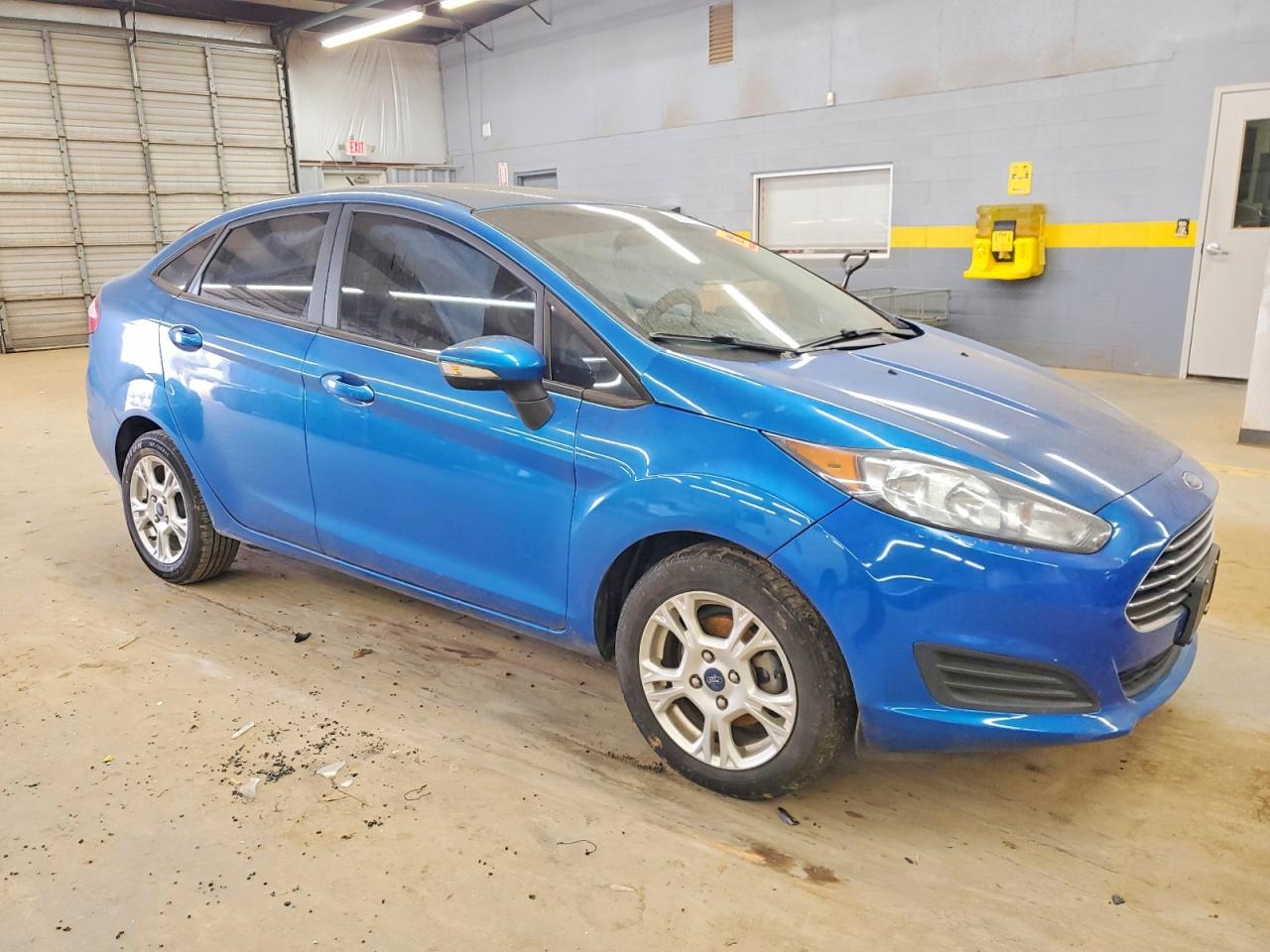 2015 FORD FIESTA SE photo 4
