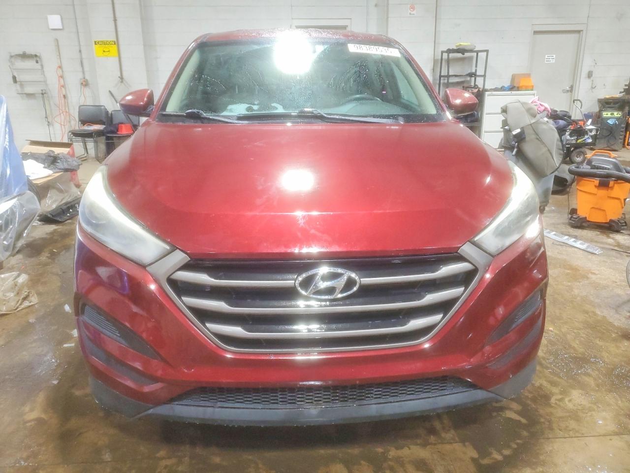 2016 HYUNDAI TUCSON SE photo 5