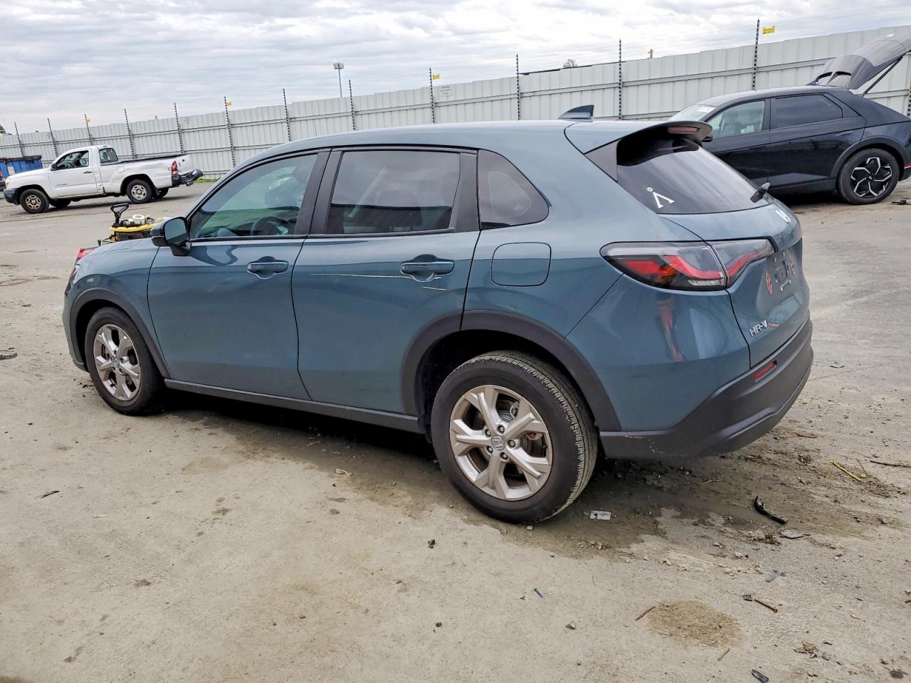 2024 HONDA HR-V LX photo 2