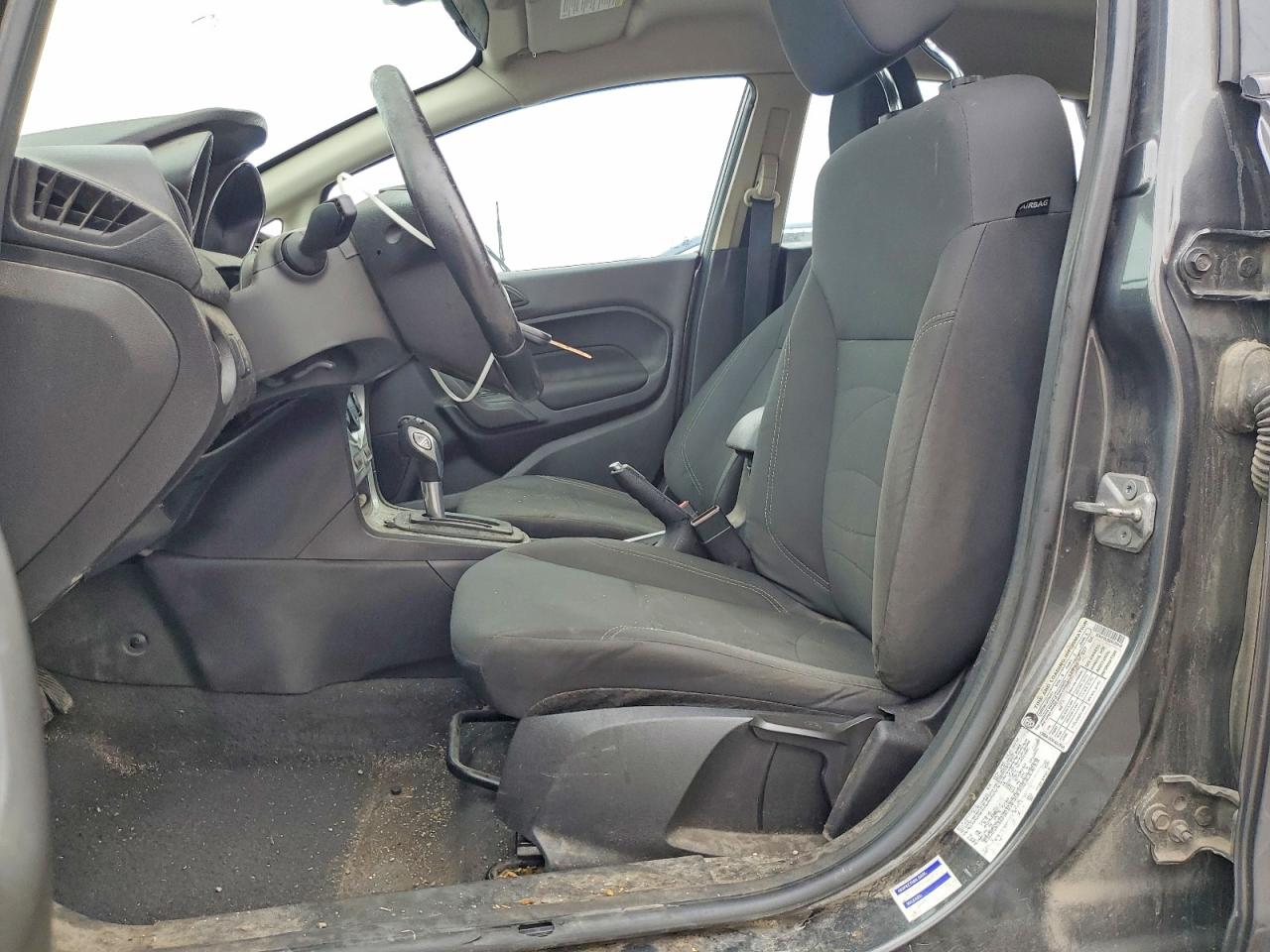 2016 FORD FIESTA SE photo 7