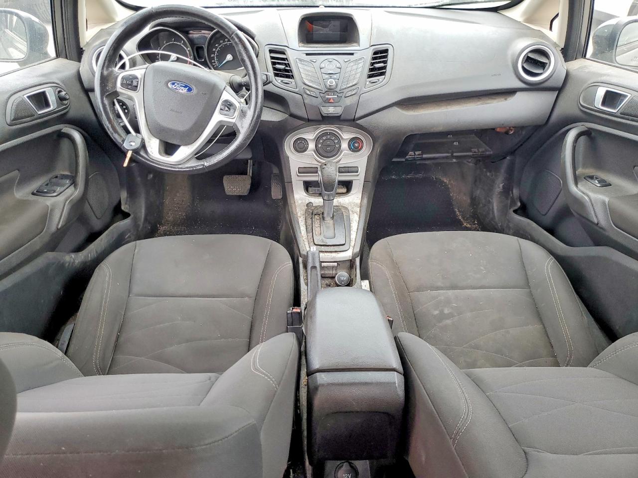 2016 FORD FIESTA SE photo 8