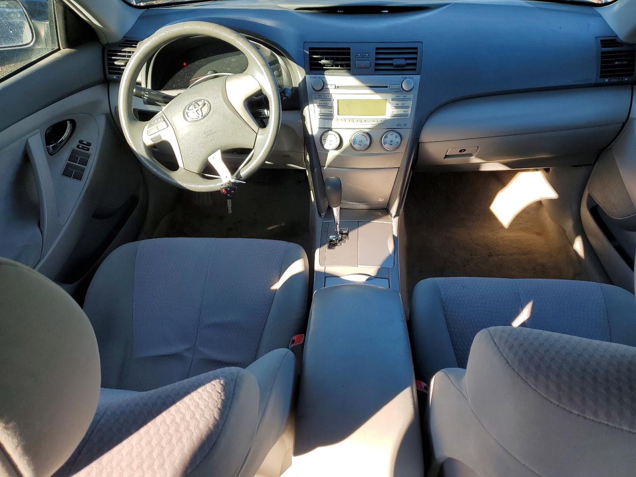 2010 TOYOTA CAMRY BASE photo 8