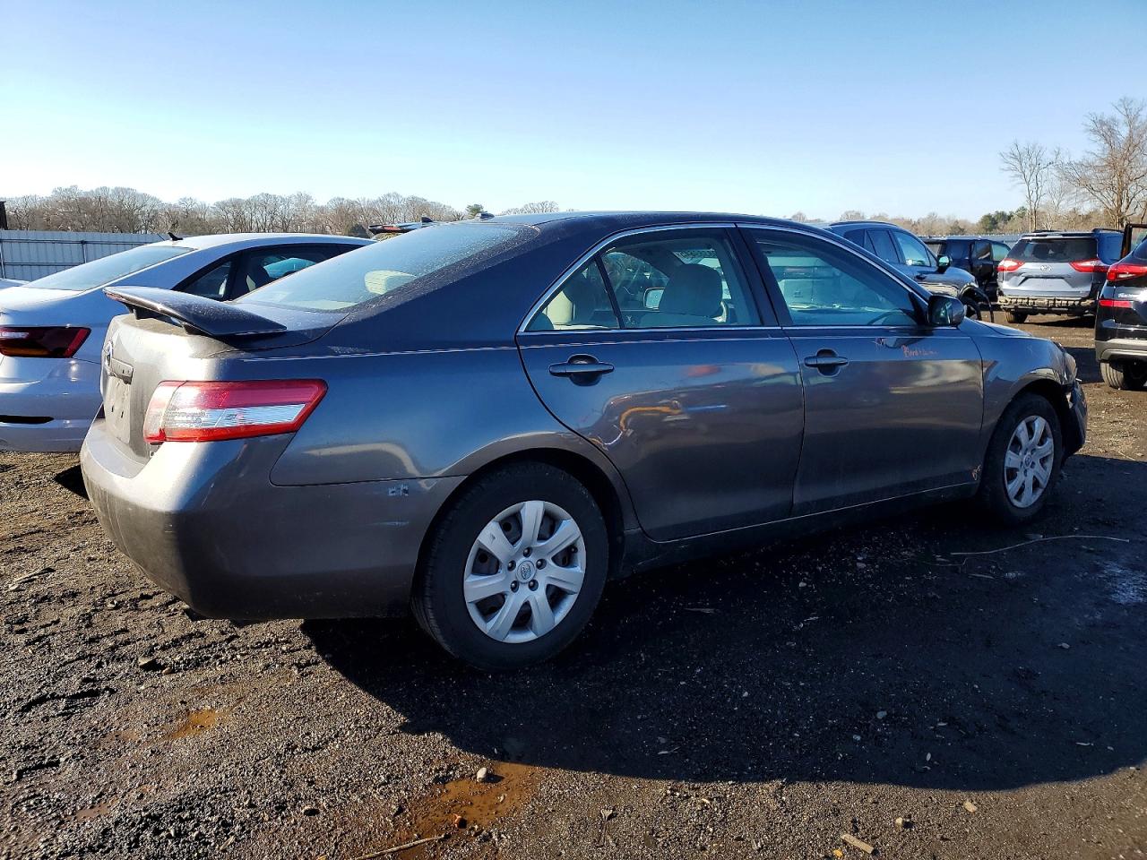 2010 TOYOTA CAMRY BASE photo 3