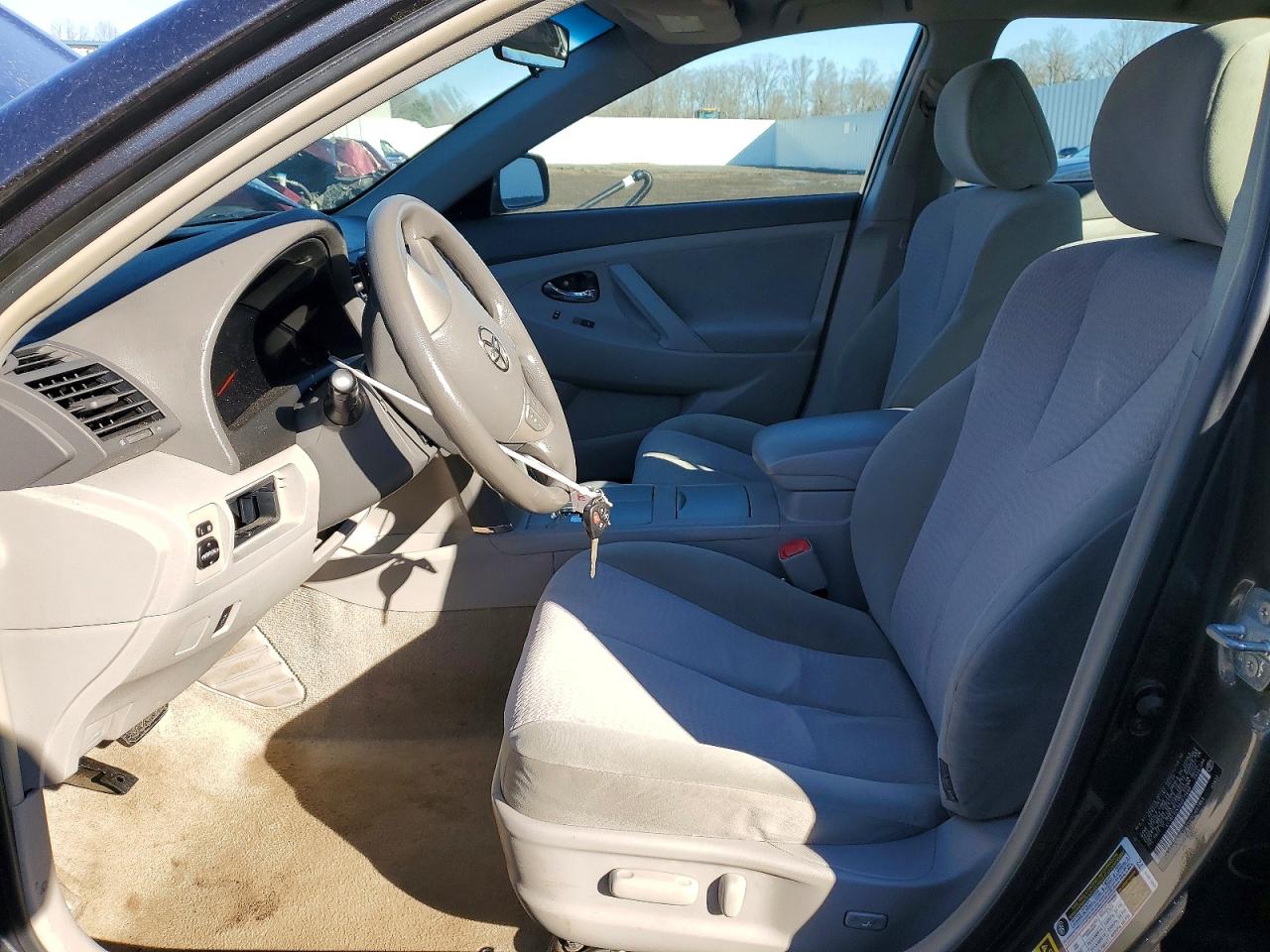2010 TOYOTA CAMRY BASE photo 7