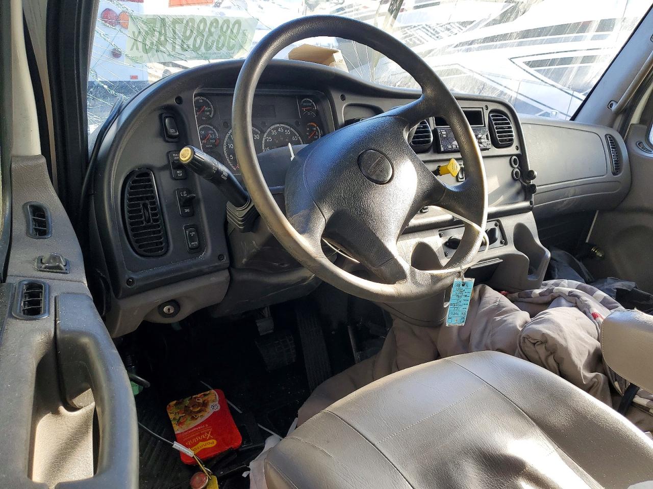 2020 FREIGHTLINER M2 106 MED - BOX TRUCK photo 8