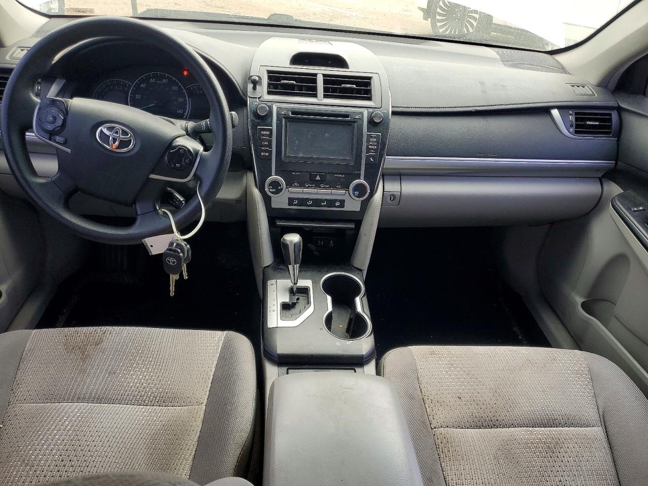 2014 TOYOTA CAMRY L photo 8