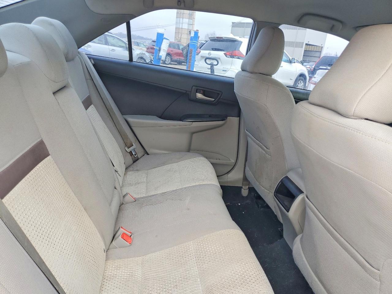 2014 TOYOTA CAMRY L photo 10