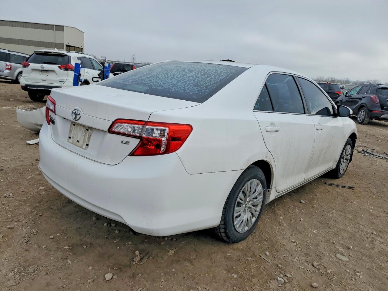 2014 TOYOTA CAMRY L photo 3