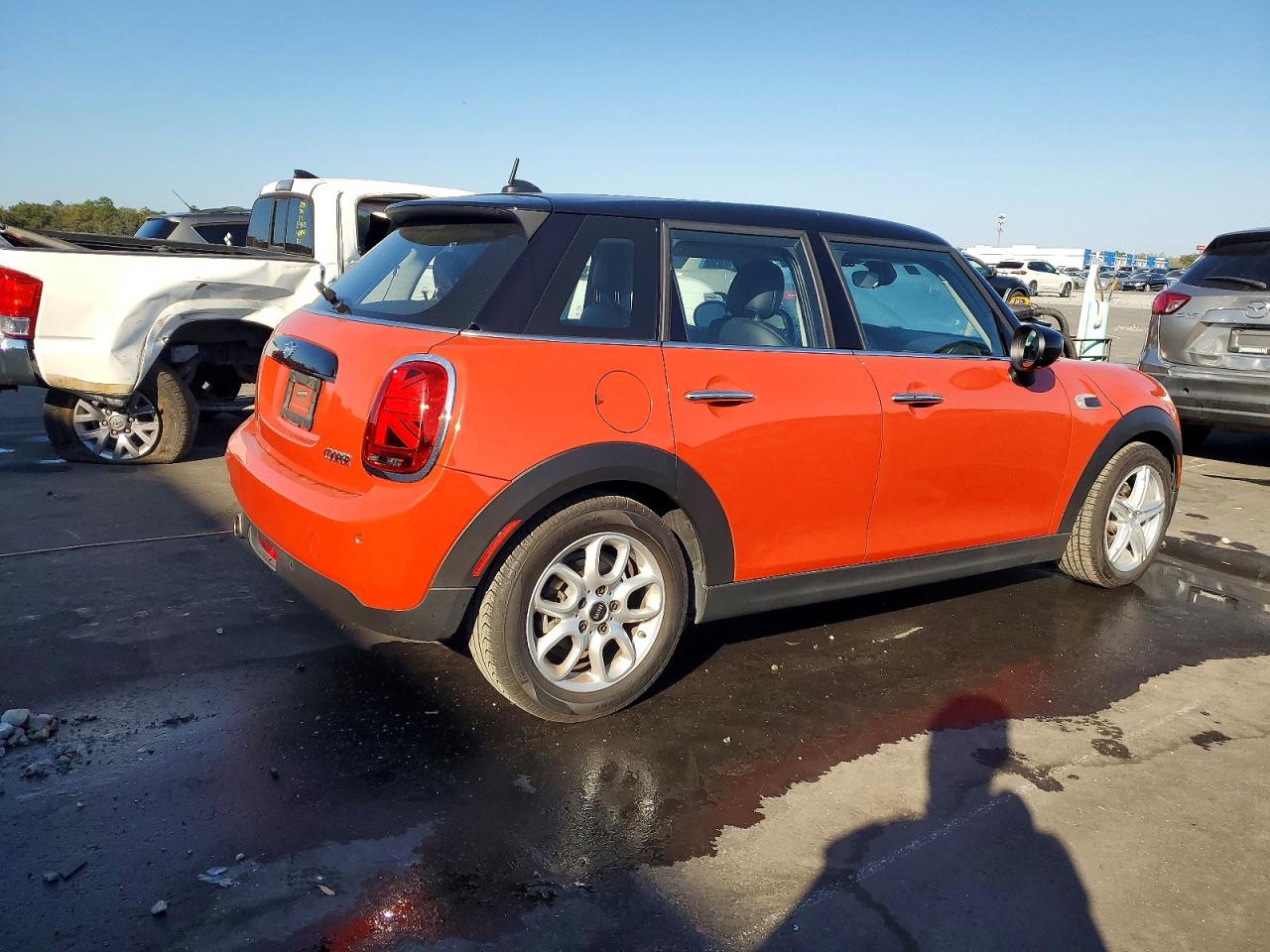 2020 MINI COOPER photo 5