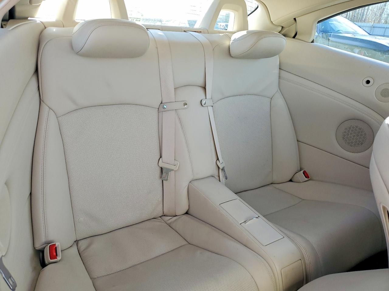 2010 LEXUS IS 250 photo 10