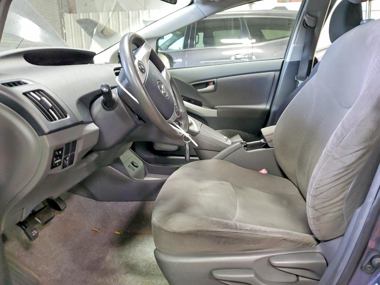2010 TOYOTA PRIUS photo 7
