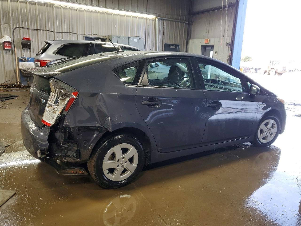2010 TOYOTA PRIUS photo 3