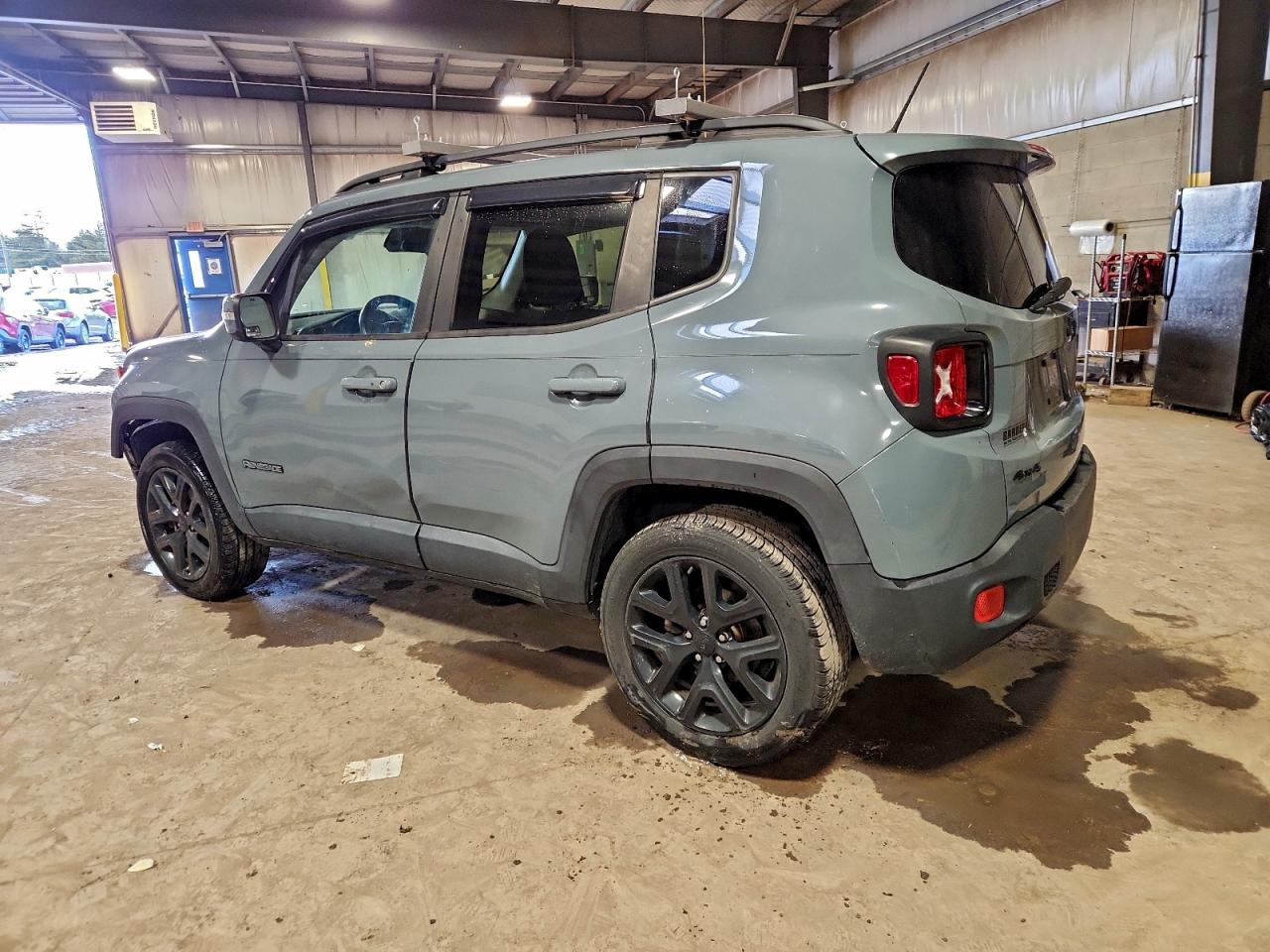2017 JEEP RENEGADE LATITUDE photo 2