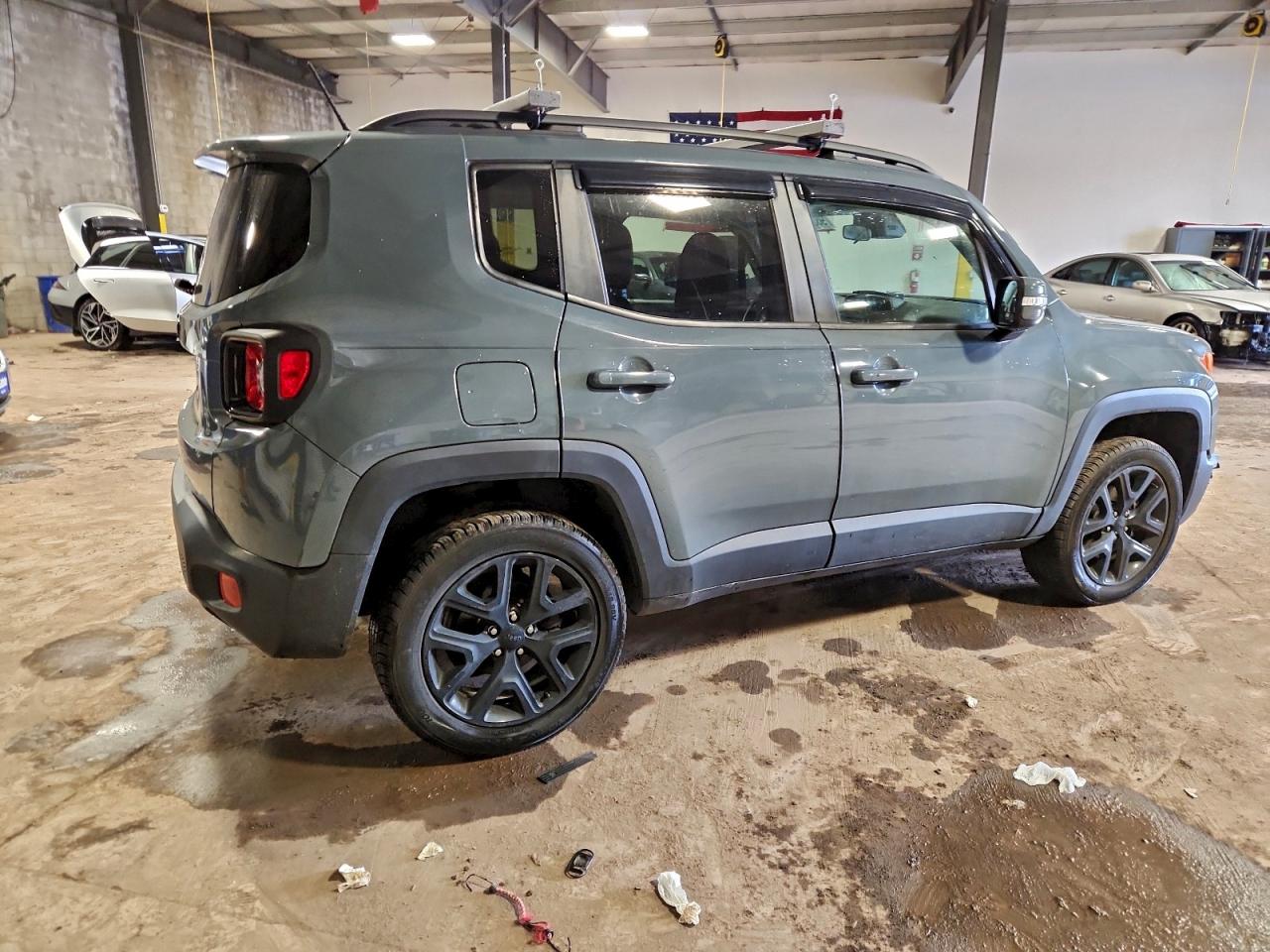 2017 JEEP RENEGADE LATITUDE photo 3