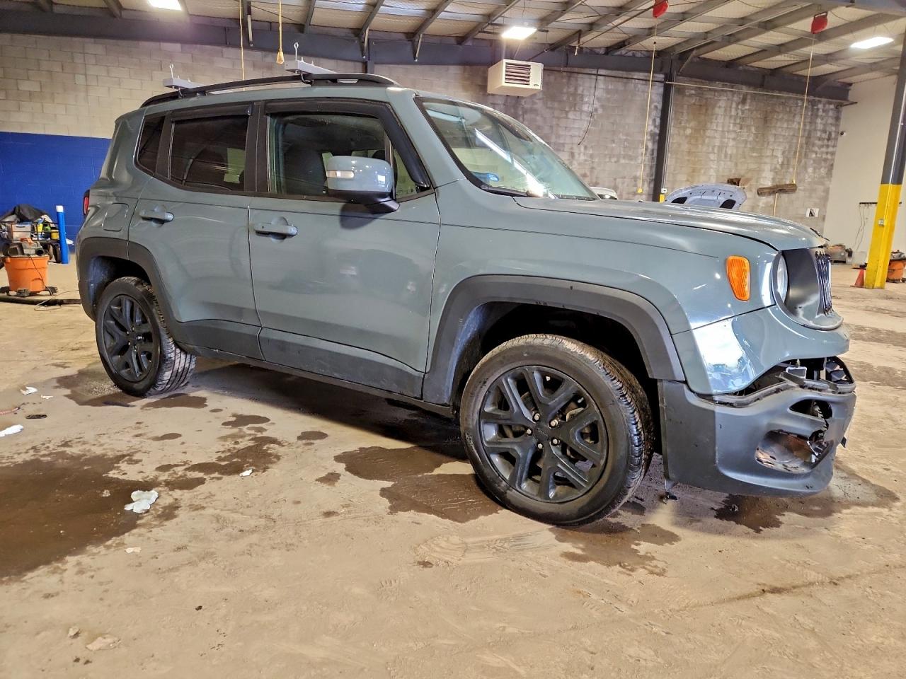 2017 JEEP RENEGADE LATITUDE photo 4