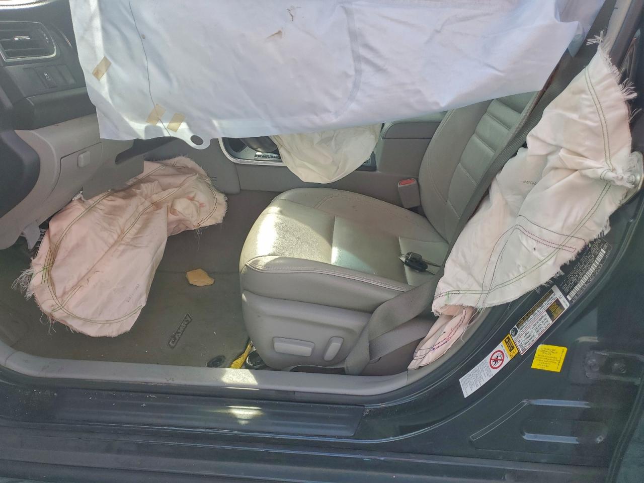 2015 TOYOTA CAMRY LE photo 7