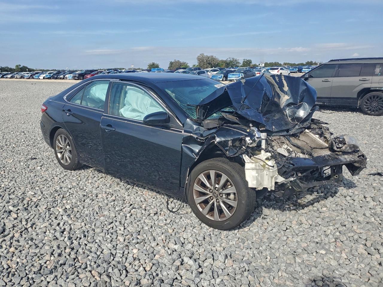 2015 TOYOTA CAMRY LE photo 4