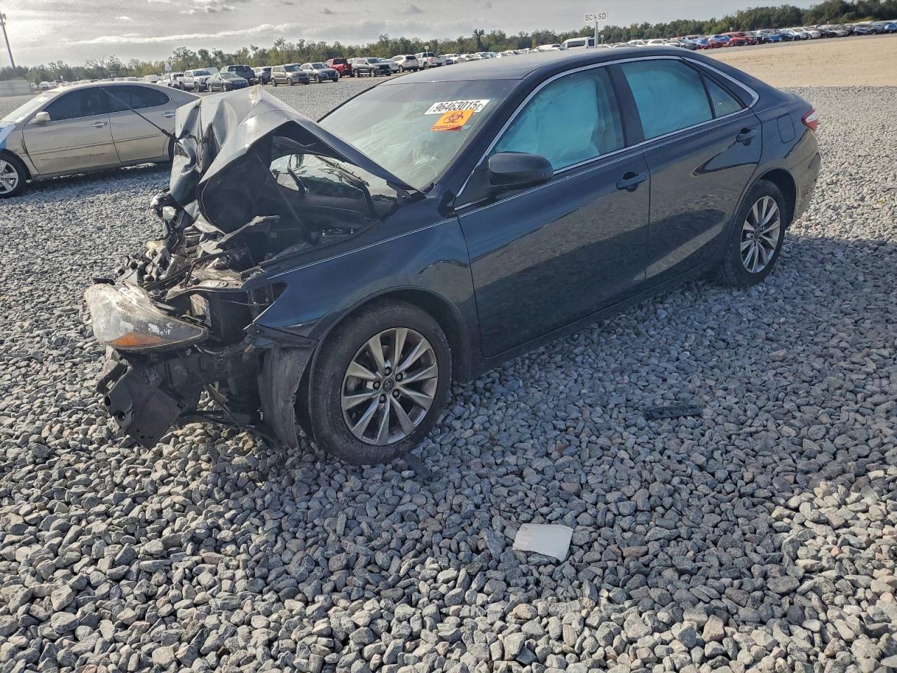 2015 TOYOTA CAMRY LE — FRONT END damage — photo 1