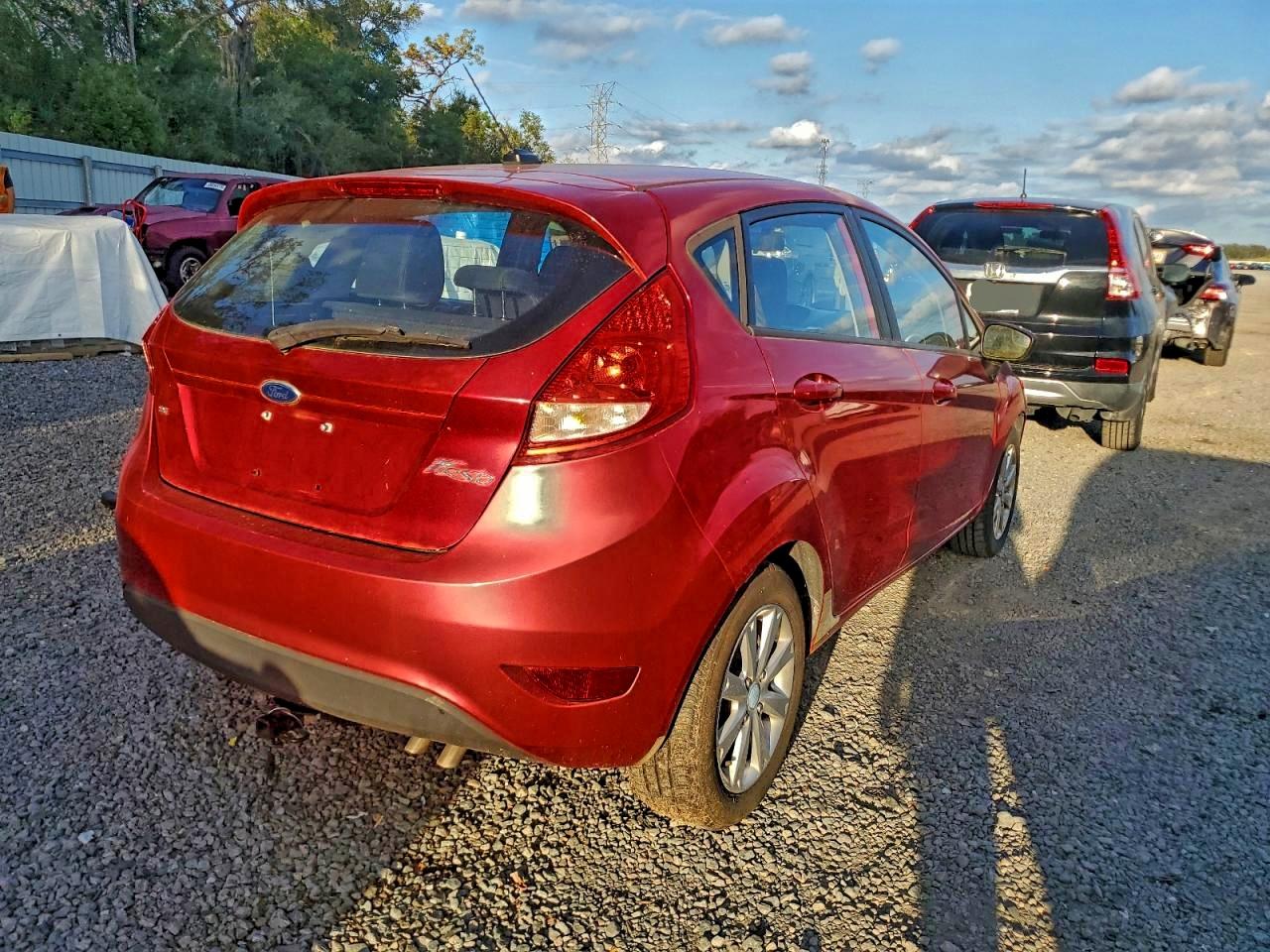 2011 FORD FIESTA SE photo 3