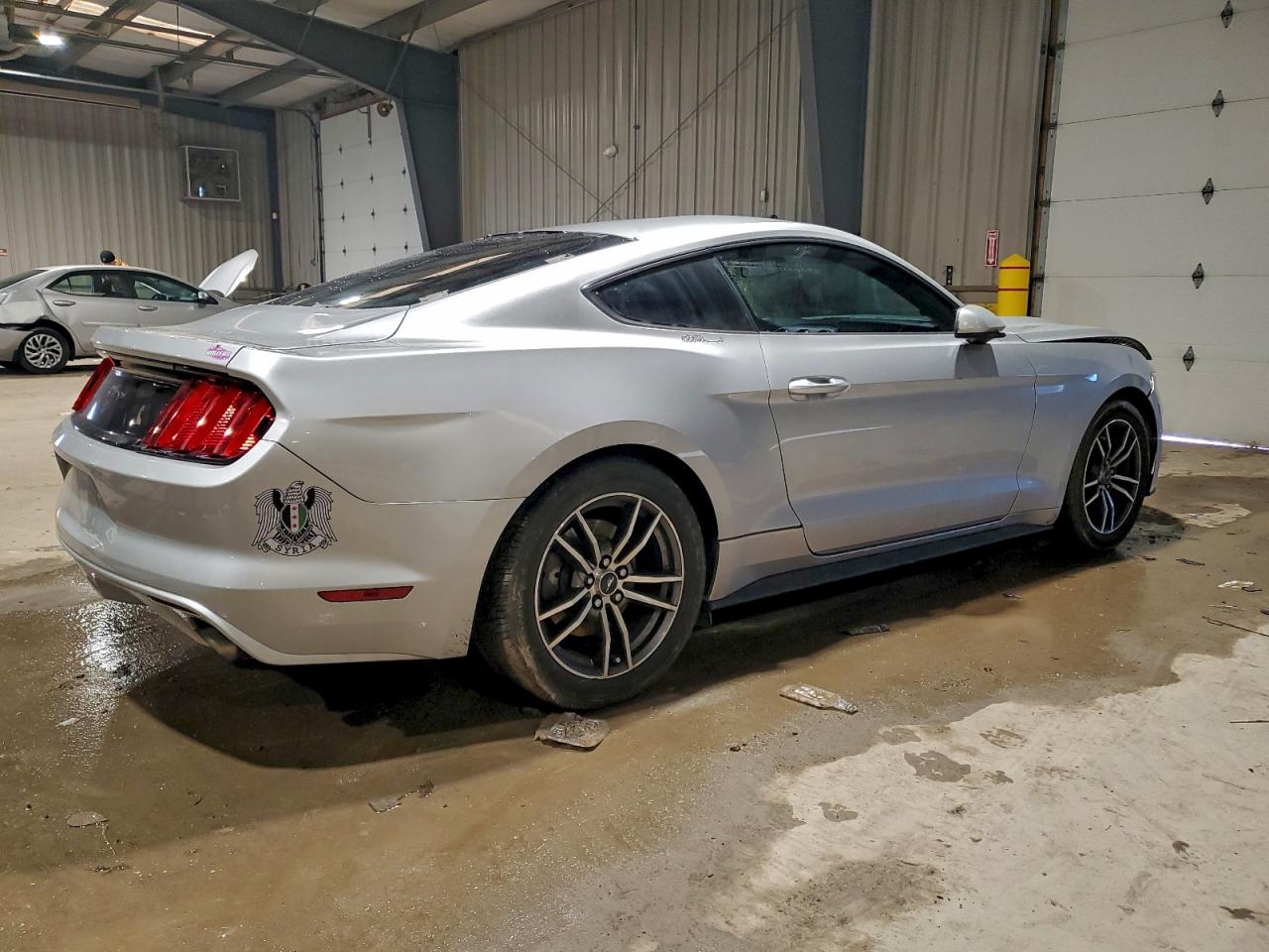 2017 FORD MUSTANG photo 3