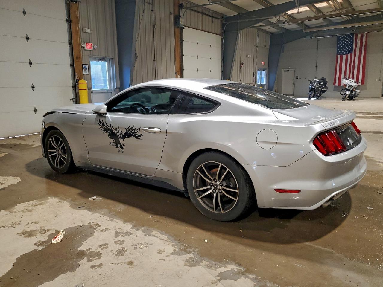 2017 FORD MUSTANG photo 2