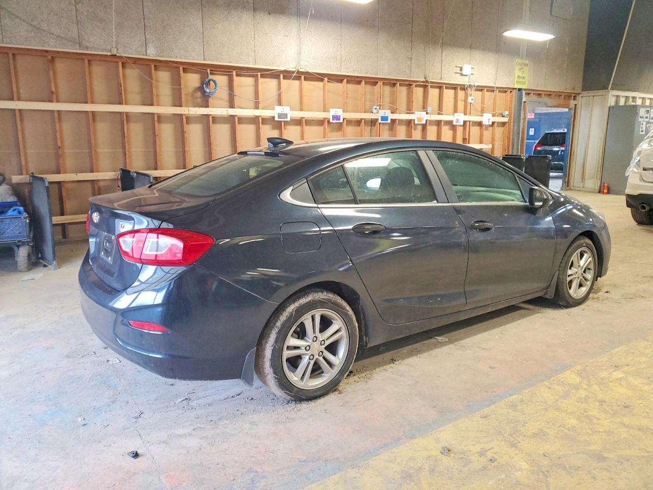 2016 CHEVROLET CRUZE LT photo 3
