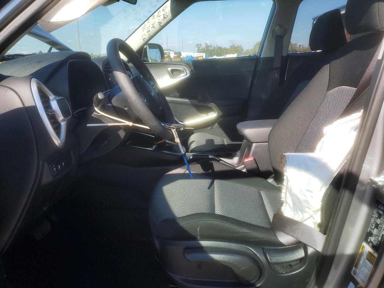 2025 KIA SOUL LX photo 7