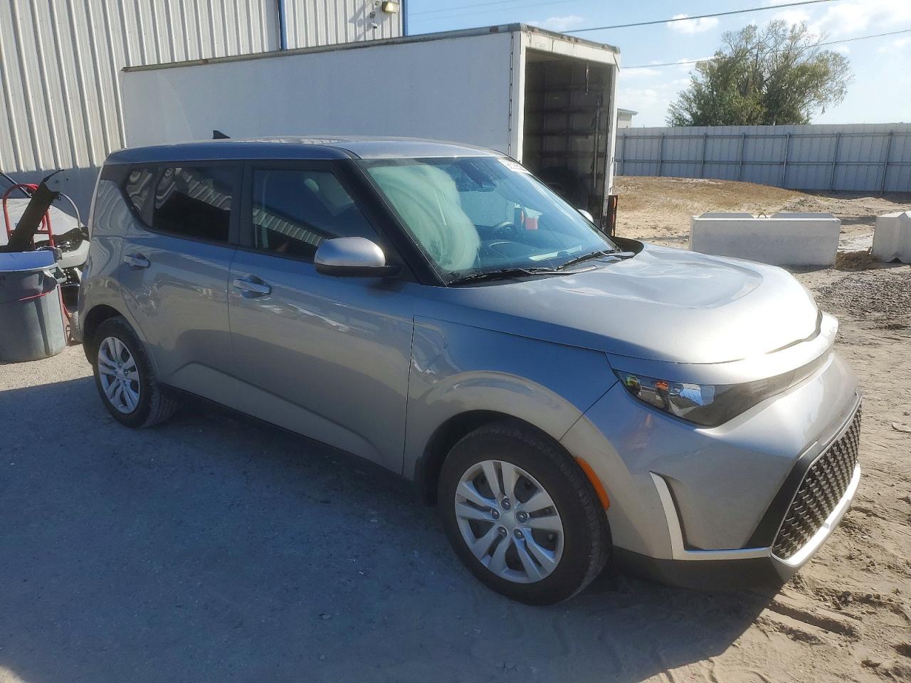 2025 KIA SOUL LX photo 4