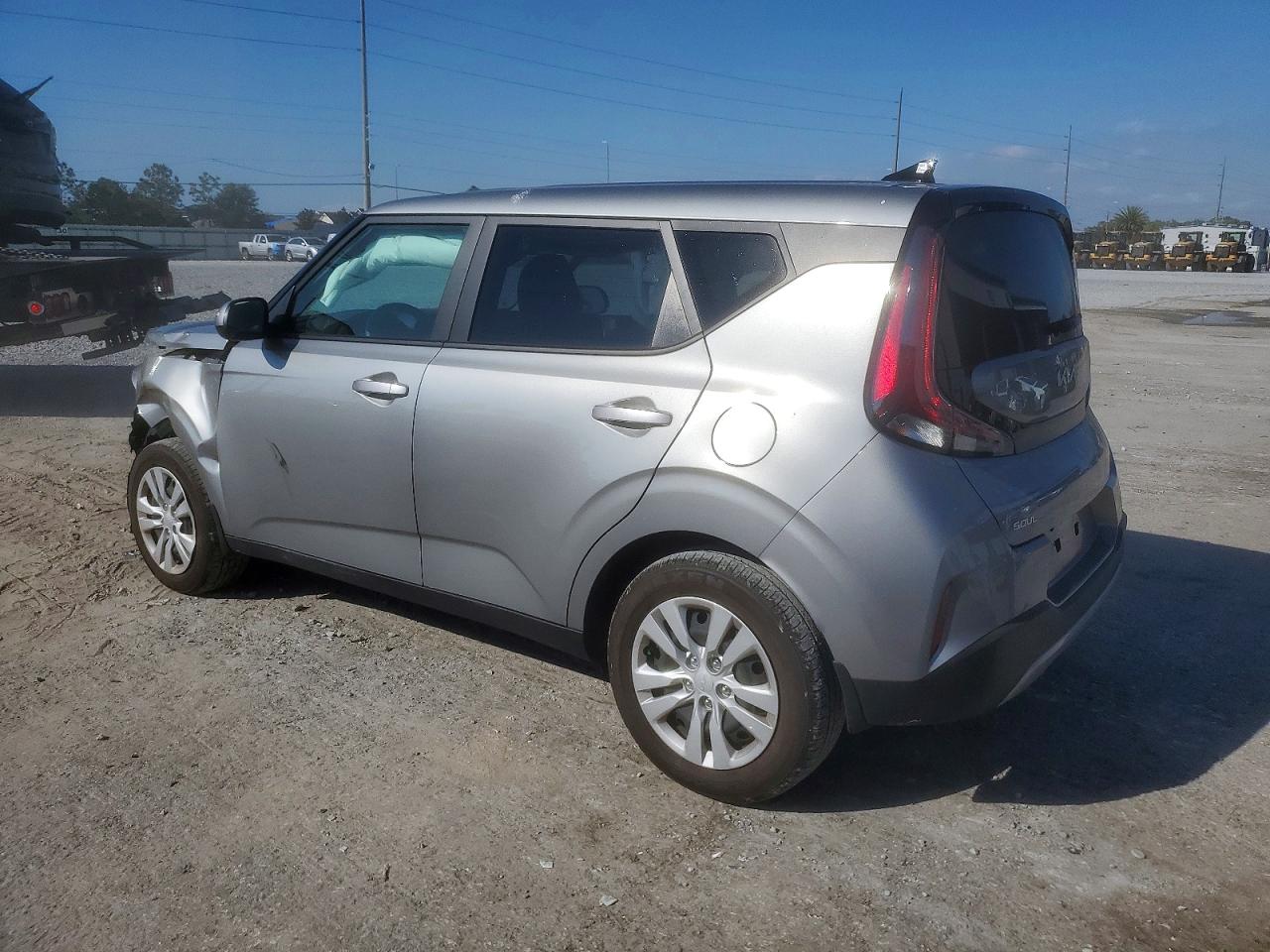 2025 KIA SOUL LX photo 2