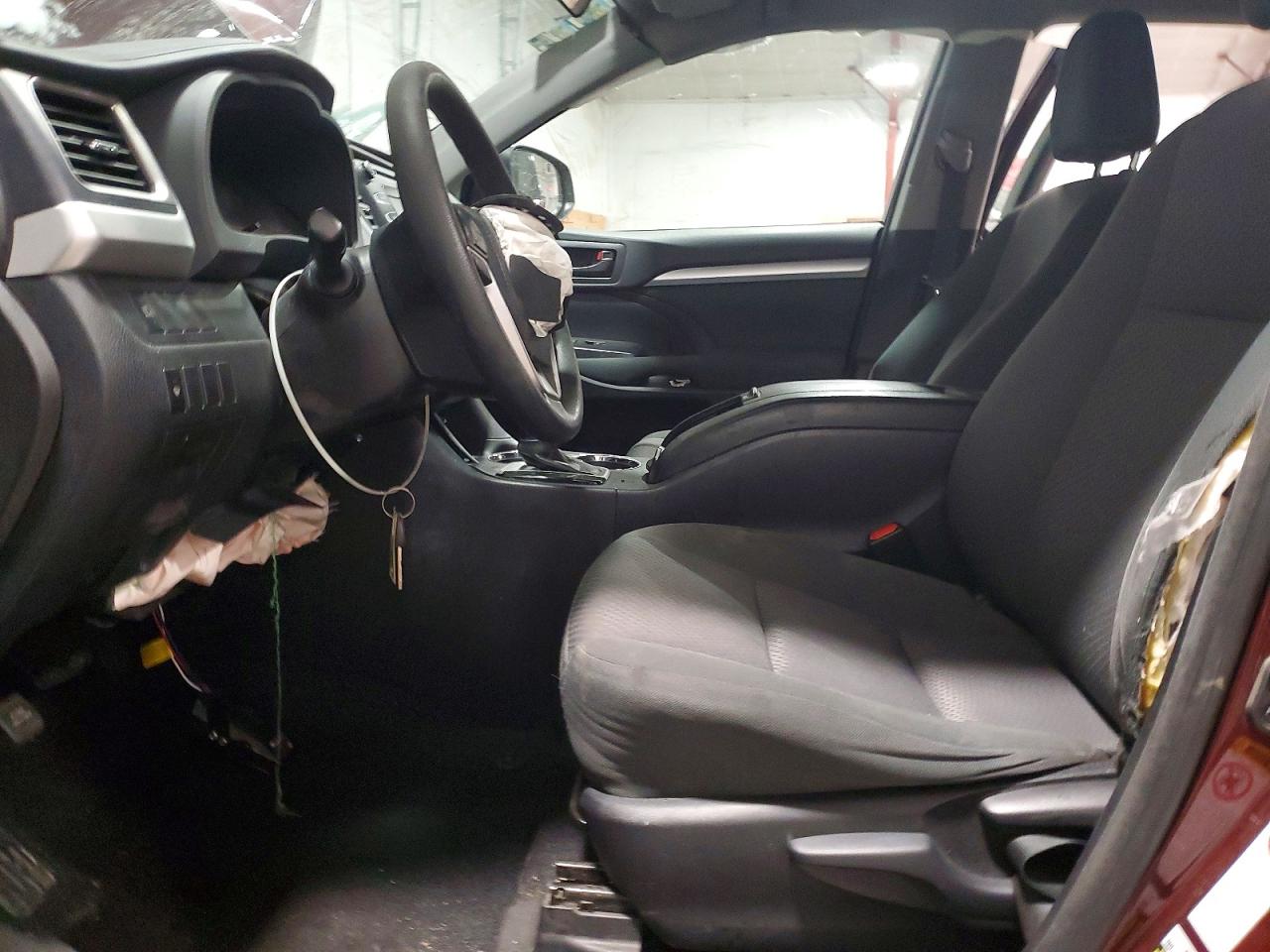2018 TOYOTA HIGHLANDER LE photo 7