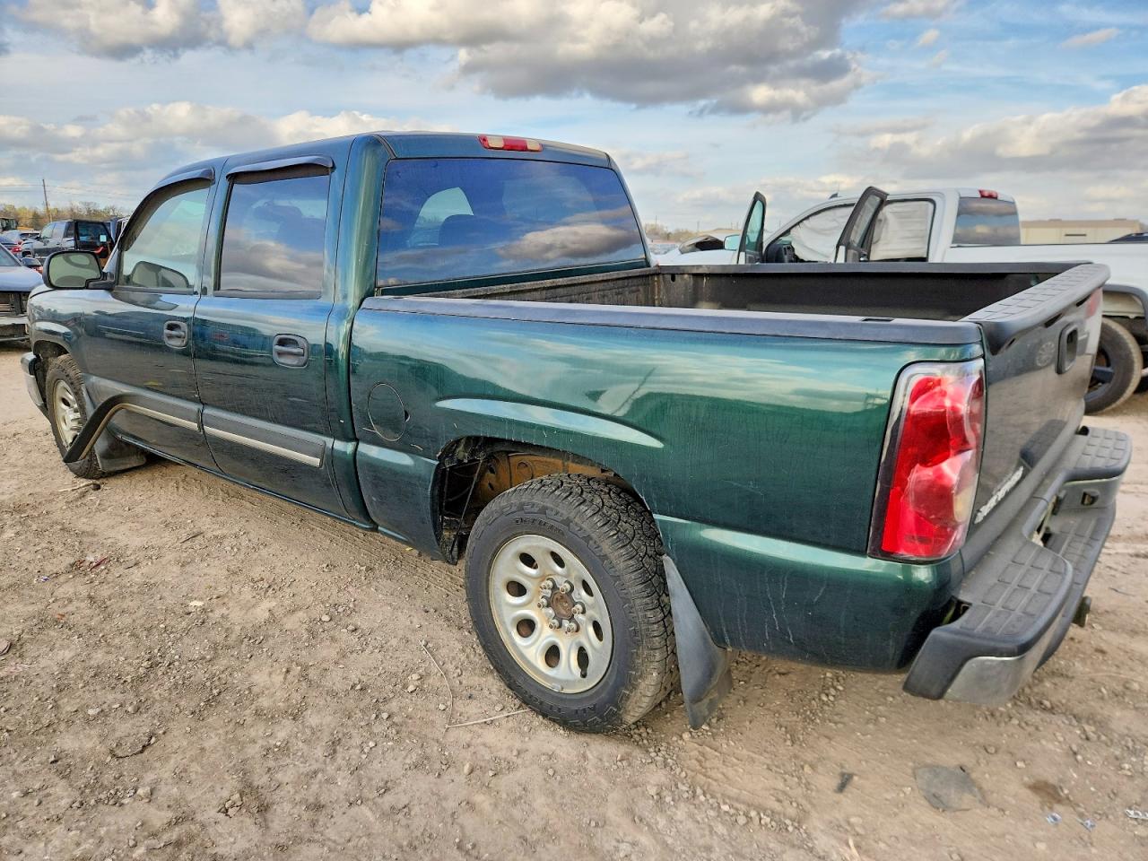 2006 CHEVROLET SILVERADO C1500 photo 2