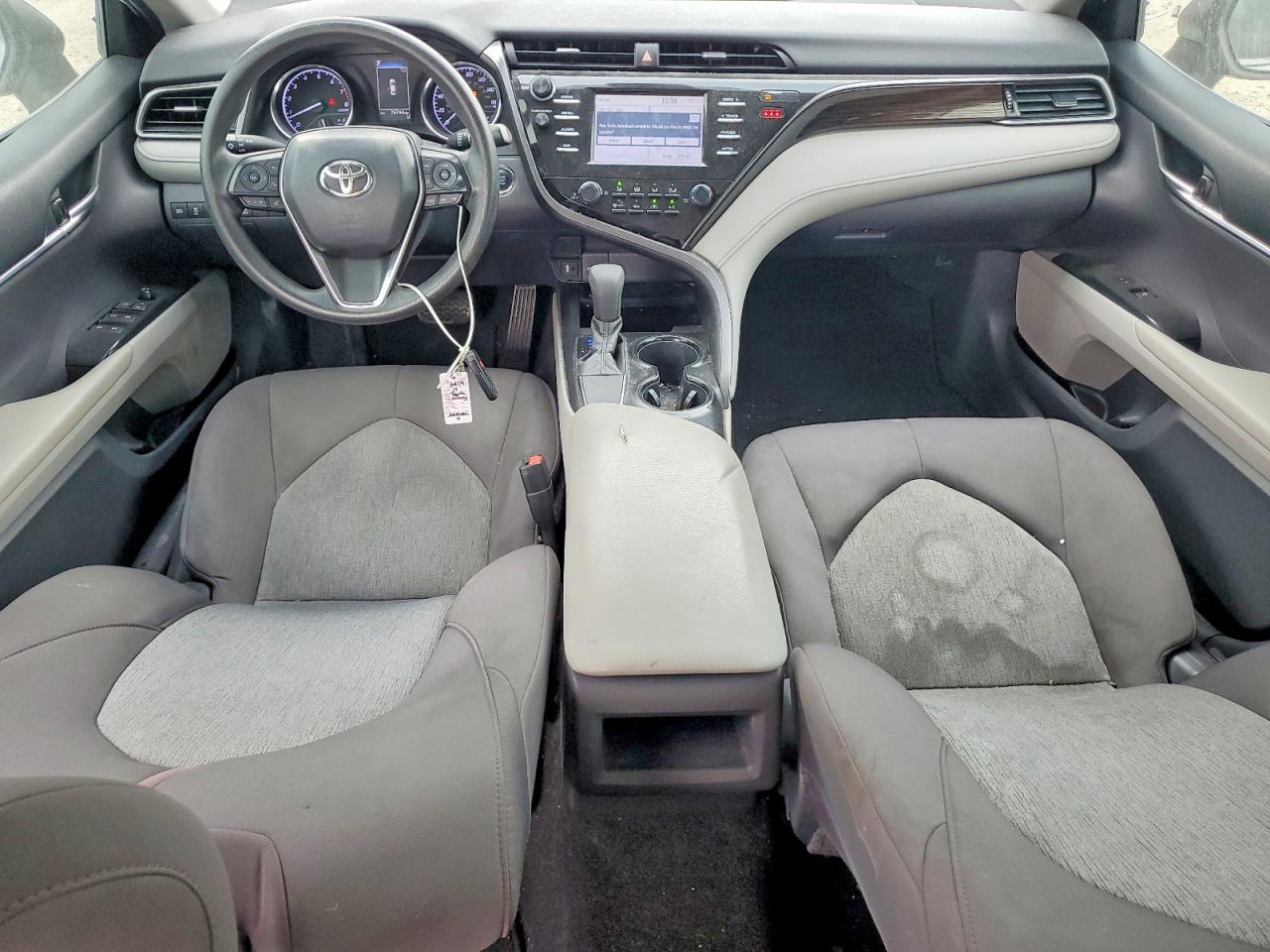 2019 TOYOTA CAMRY L photo 8