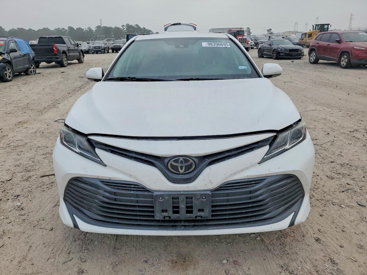 2019 TOYOTA CAMRY L photo 5