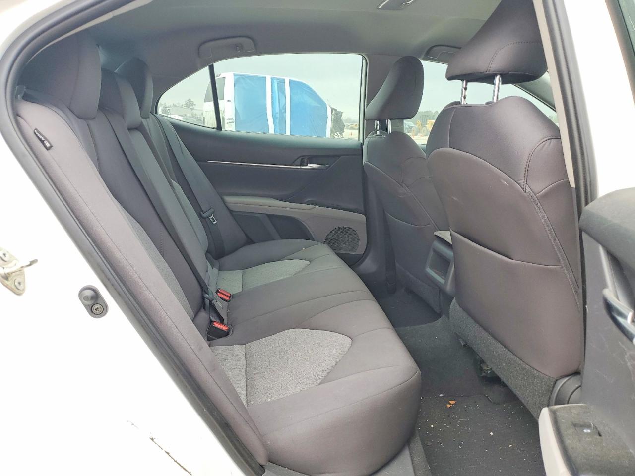 2019 TOYOTA CAMRY L photo 10