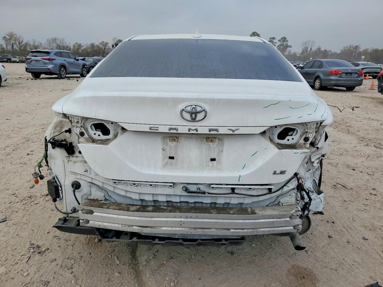 2019 TOYOTA CAMRY L photo 6