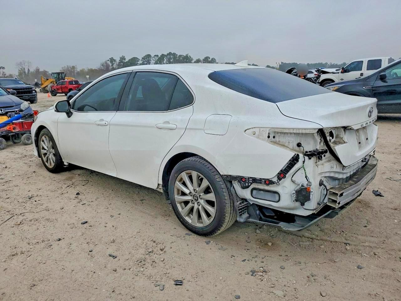 2019 TOYOTA CAMRY L photo 2