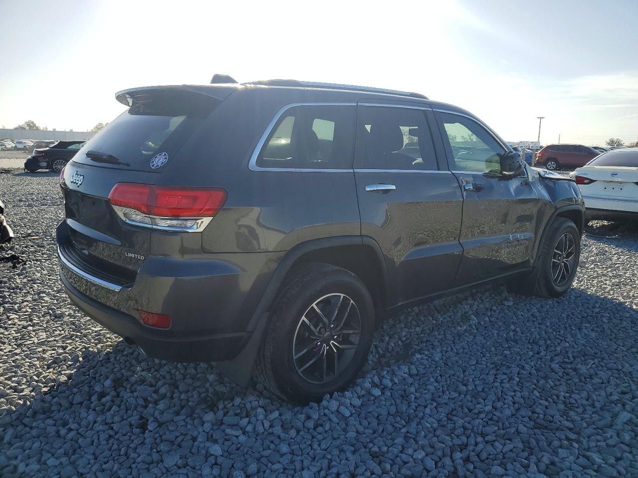 2019 JEEP GRAND CHEROKEE LIMITED photo 3