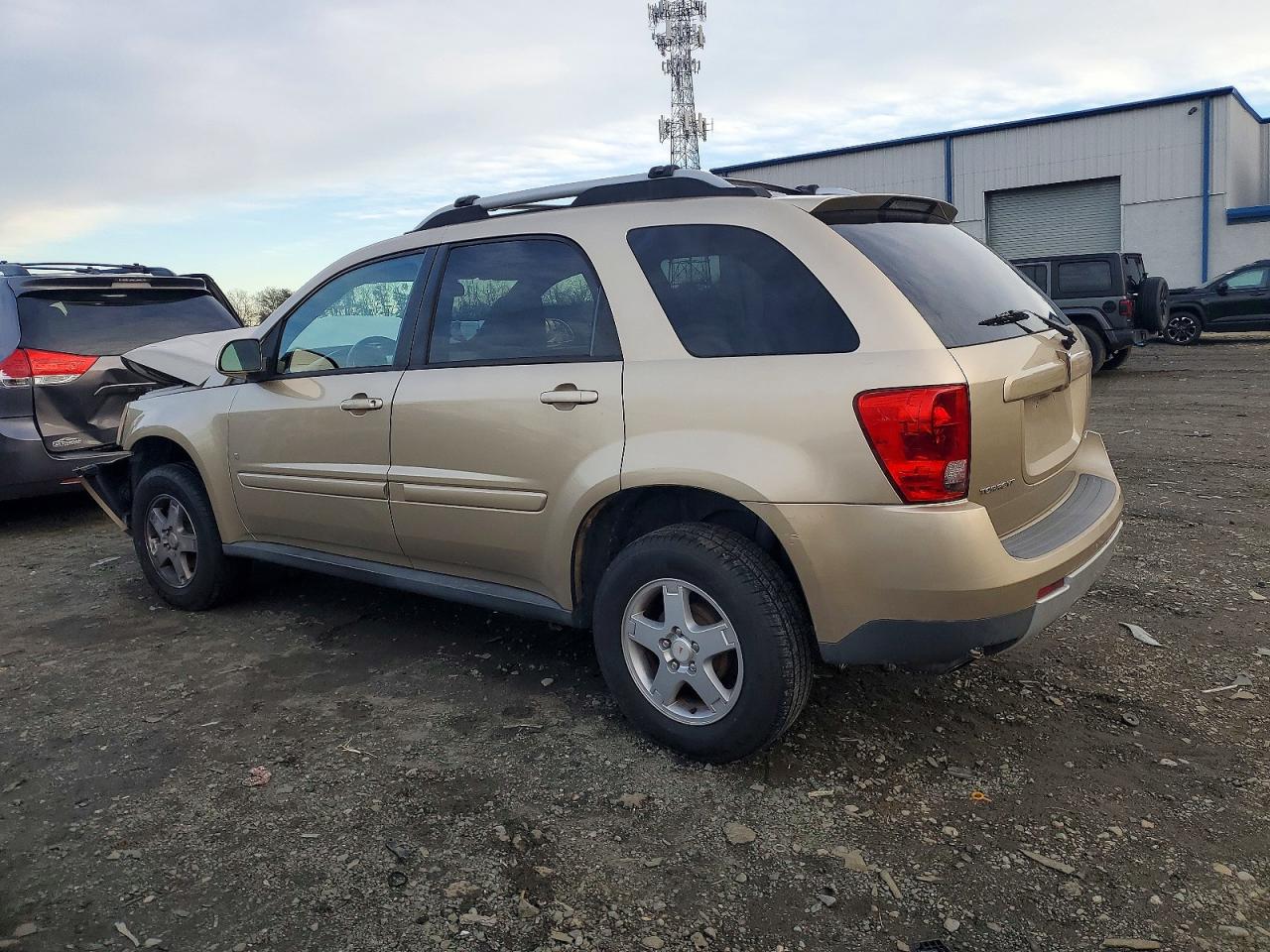 2006 PONTIAC TORRENT photo 2