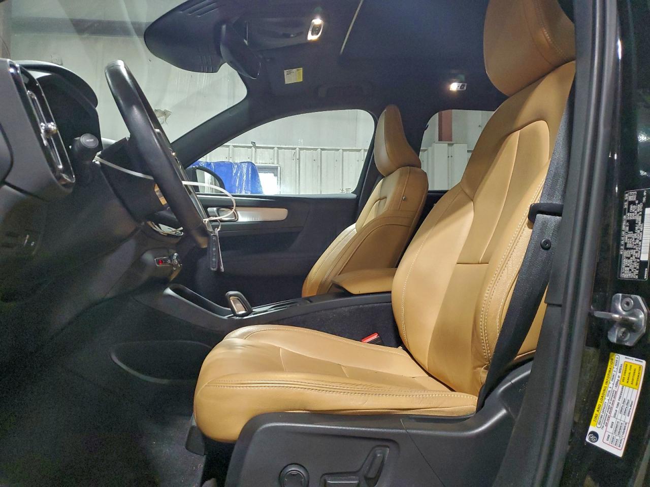 2019 VOLVO XC40 T5 MOMENTUM photo 13