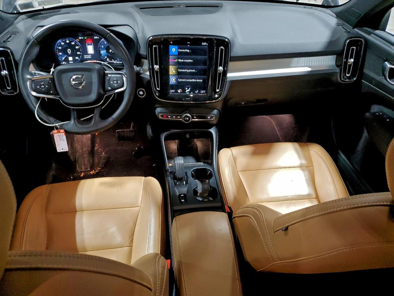 2019 VOLVO XC40 T5 MOMENTUM photo 15