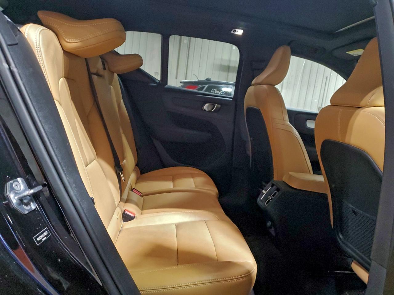 2019 VOLVO XC40 T5 MOMENTUM photo 21