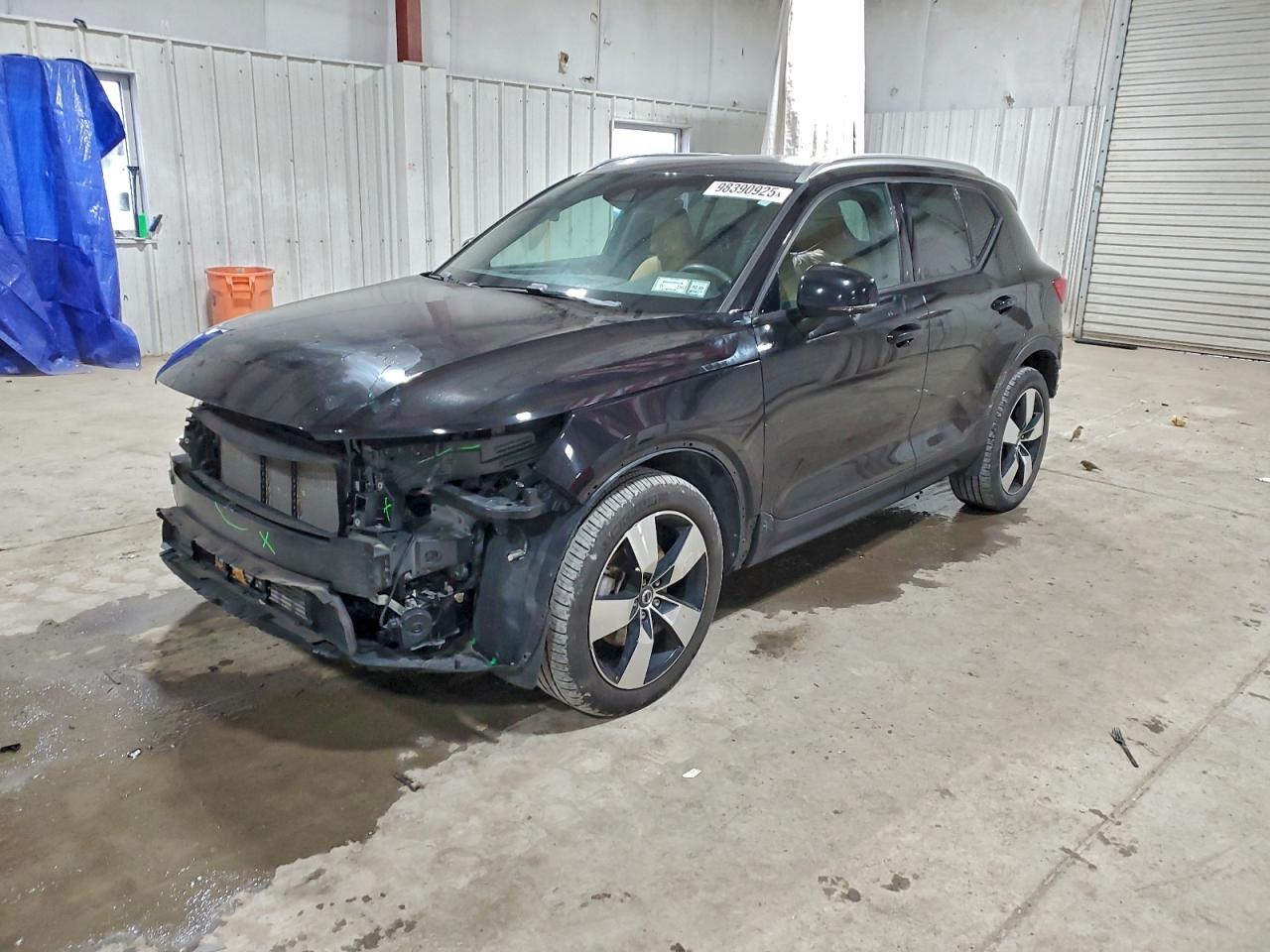 2019 VOLVO XC40
