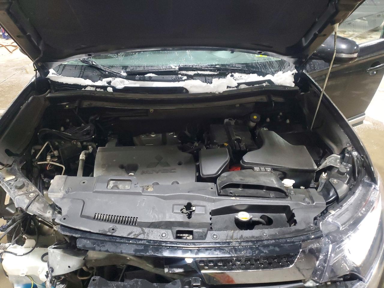 2019 MITSUBISHI OUTLANDER SE photo 12